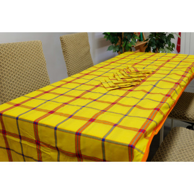 Nappe madras (1.96m x 1.64m) et 8 serviettes assorties