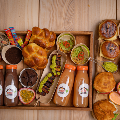 Box de gourmandises salées et sucrées antillaises